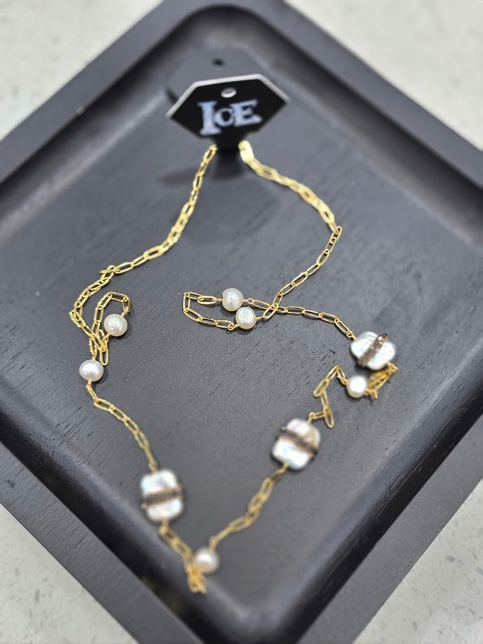 Pearl Affair Necklace