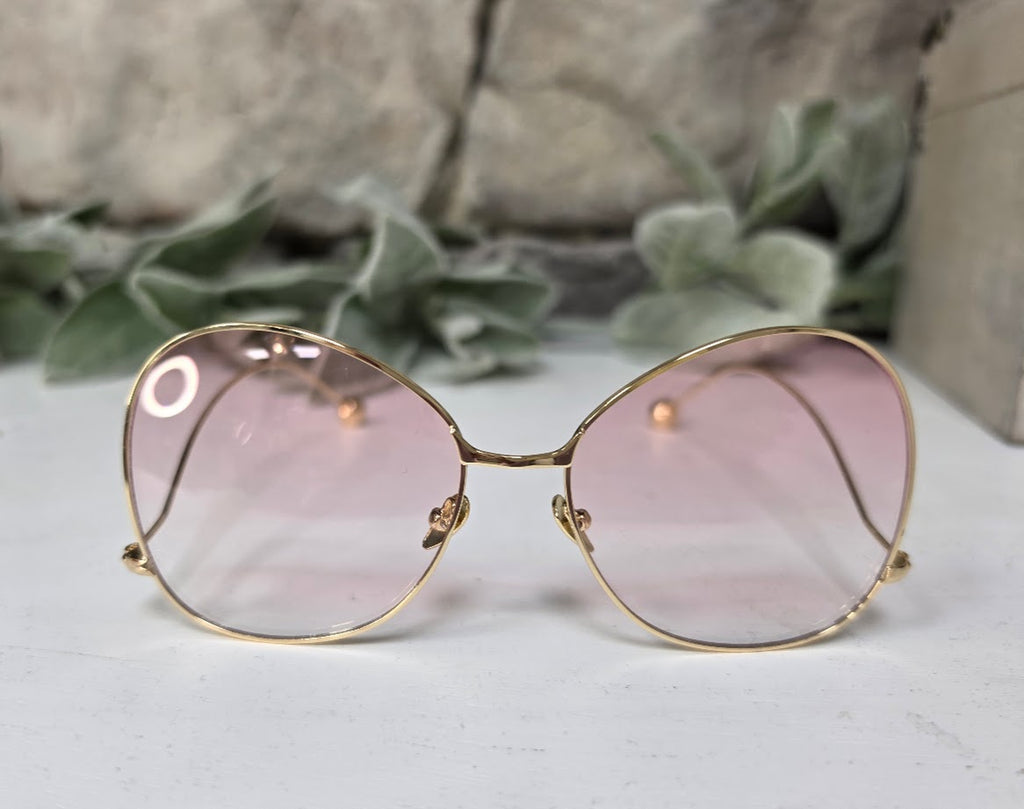 Rose-Colored (Sun)Glasses